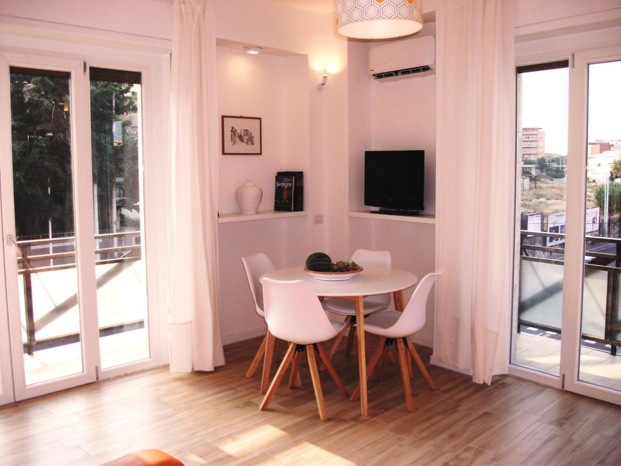 Bright Apartment 卡利亚里 外观 照片